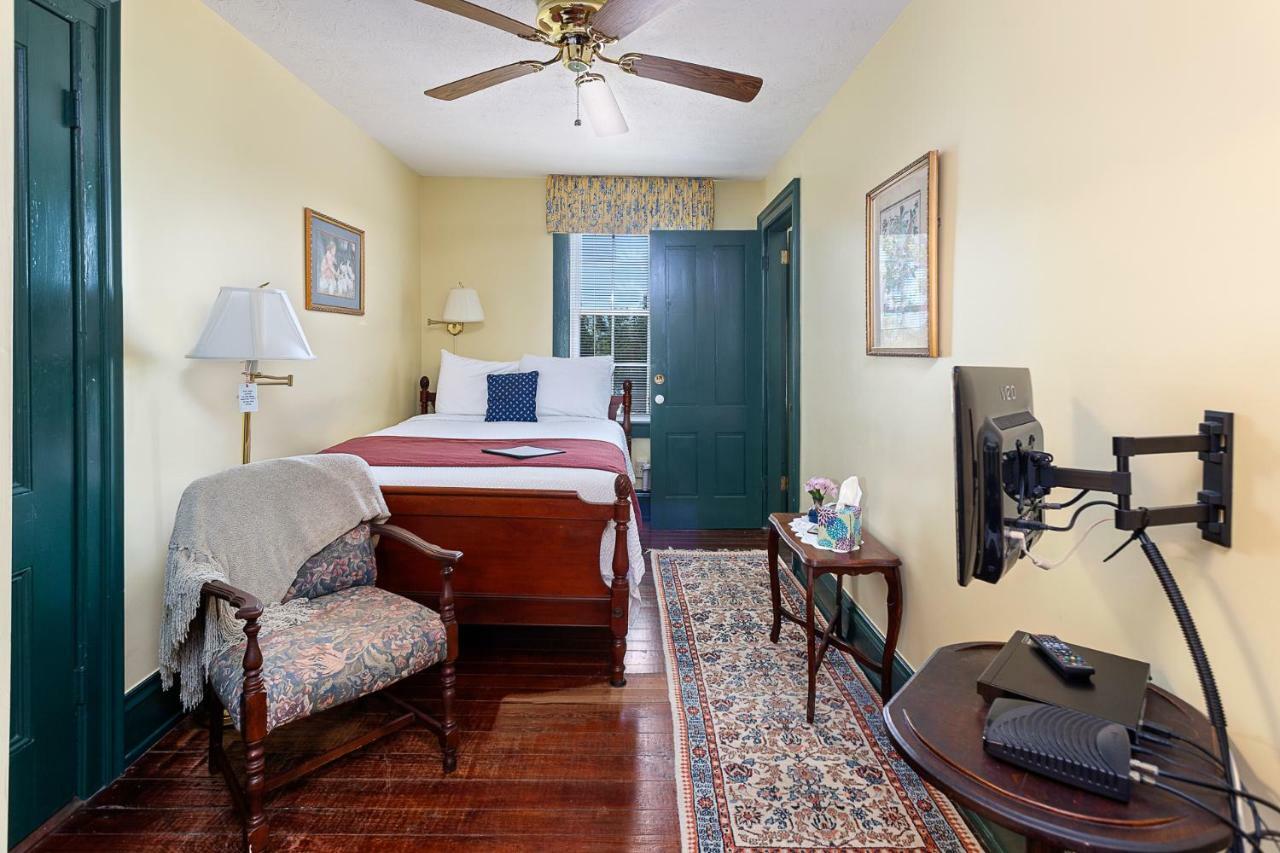 Spencer House Inn Saint Marys Exterior photo